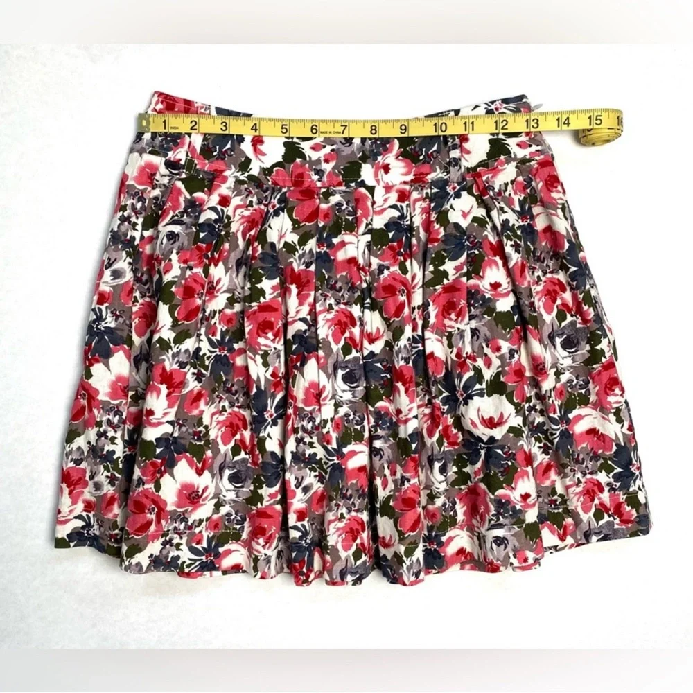 Forever 21 Women's Floral Pleated Multi Color Mini Skirt Side Zip Lined Size XS - Picture 6 of 9
